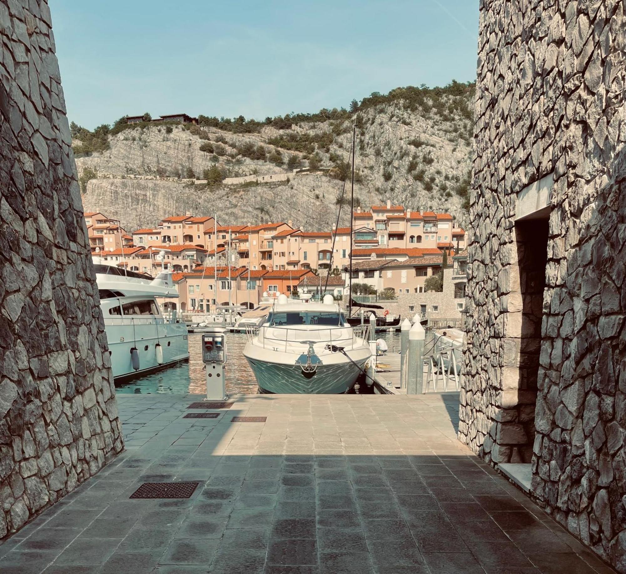 Апартаменти Portopiccolo Sul Mare - Сістьяна Екстер'єр фото